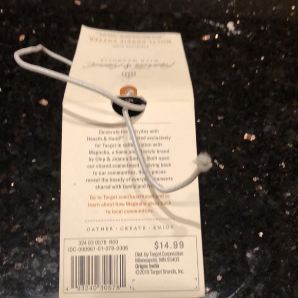 Joanna Gaines Multi Cookie Cutter Hearth & Hand W/Magnolia - Picture 5 of 6